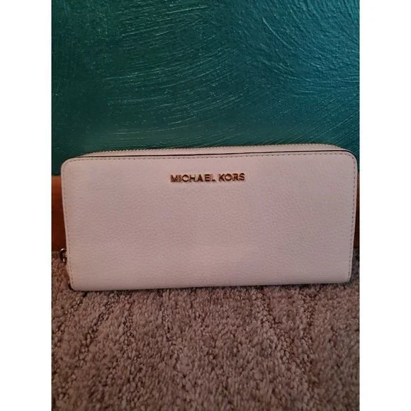 White Michael Kors Wallet - Picture 2 of 7